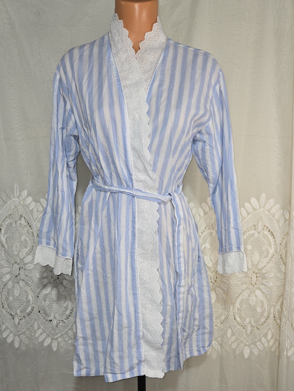 Lace Detail Eileen West Blue Striped Robe Size X-Small